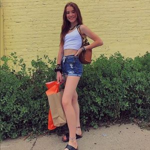 Meet your Posher, Izzy